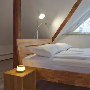  Apartment Traumzeit Mit Balkon In Vorstadtvilla Deutschland